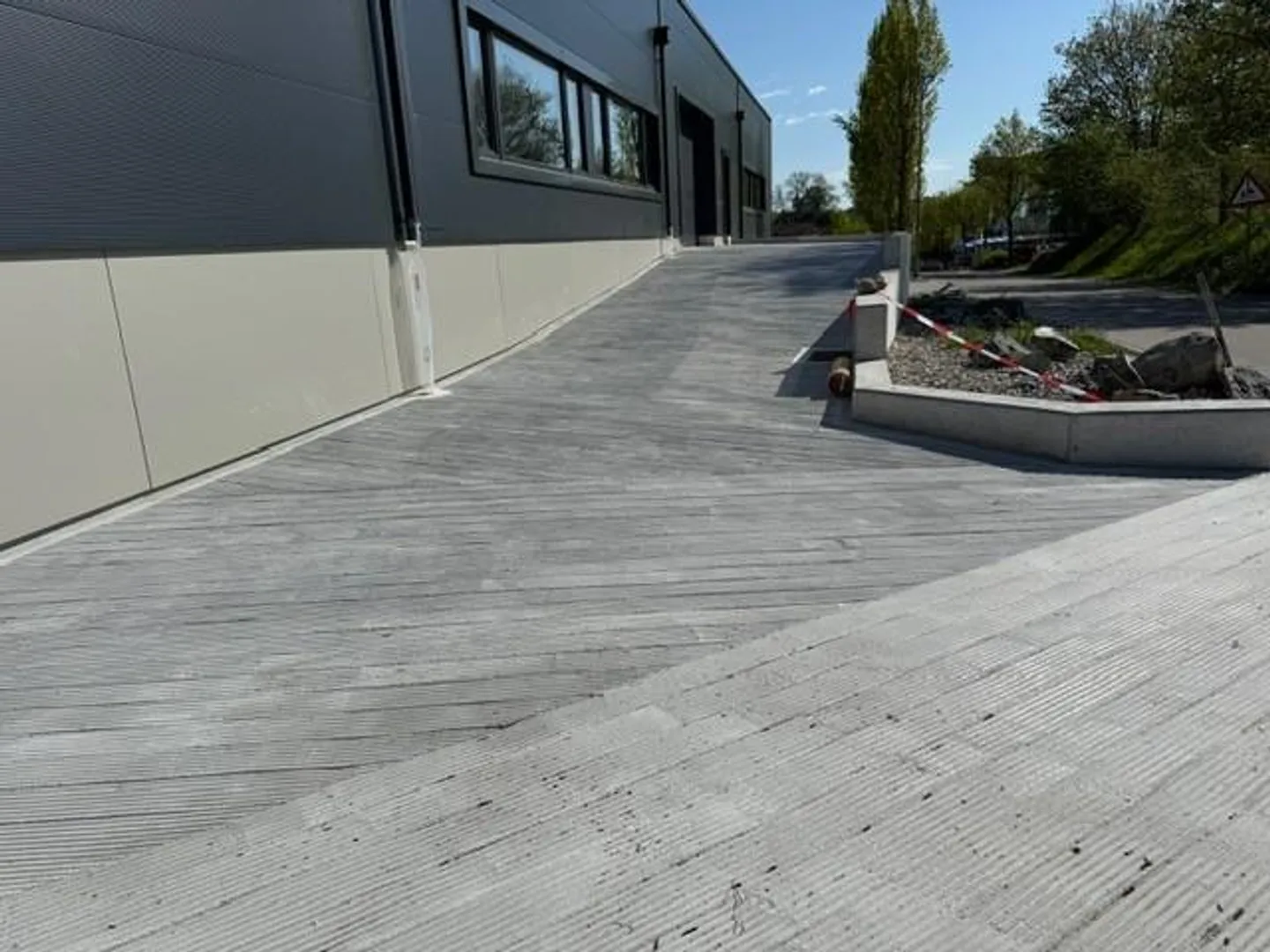 Capannone commerciale con molte possibilità d'uso - Foto 10 di 11