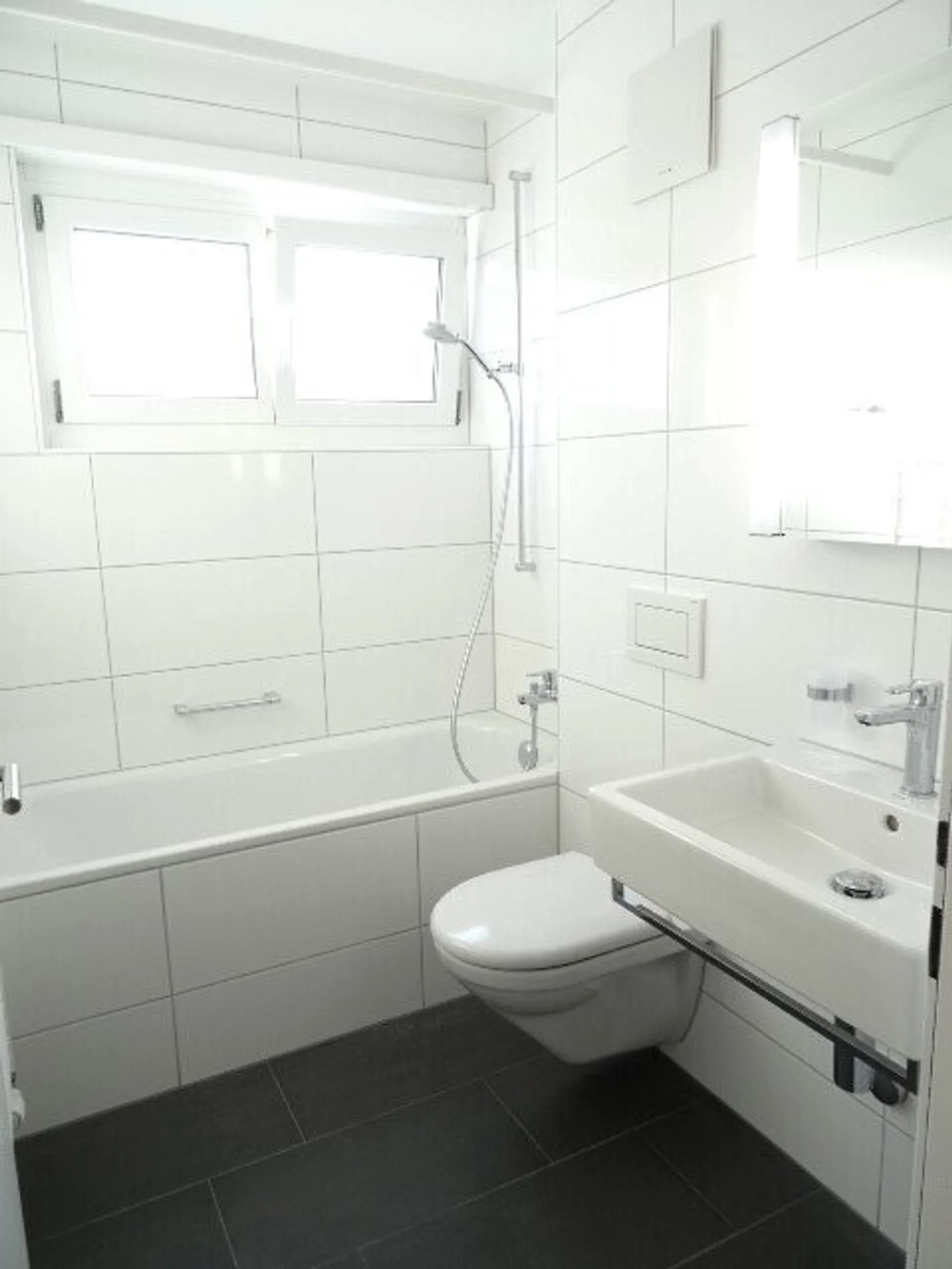Apartment for rent - Photo 4 of 9