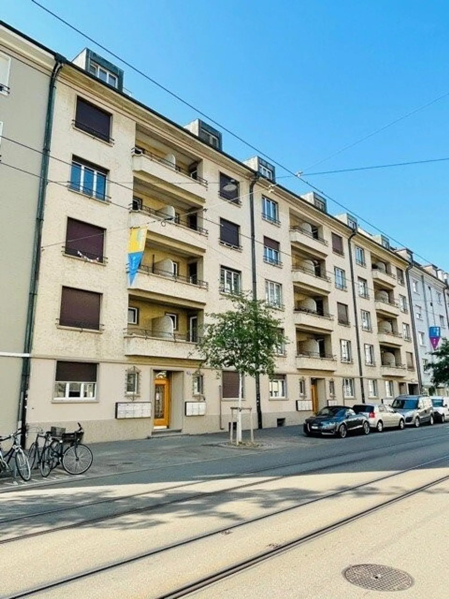 Craft Room near Trade School and Bad. Station - Photo 1 of 4