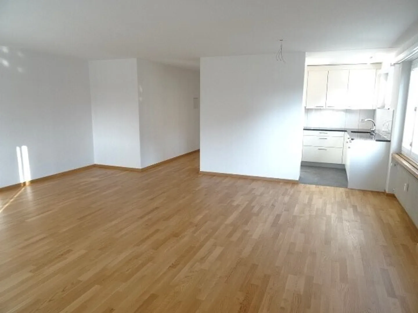 Apartment for rent - Photo 6 of 9