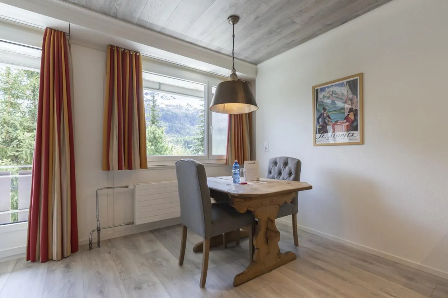 Camera d'hotel con vista sulle montagne in una posizione tranquilla a Champfèr - Foto 3 di 6