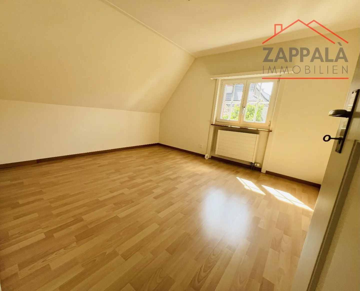 Una casa piena di luce, vista e possibilità - Vivere su due livelli con galleria - Foto 5 di 17