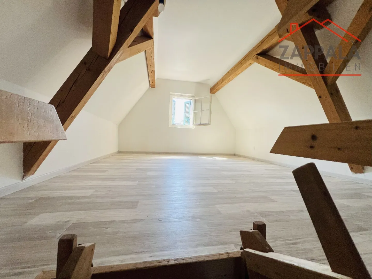 Una casa piena di luce, vista e possibilità - Vivere su due livelli con galleria - Foto 12 di 17