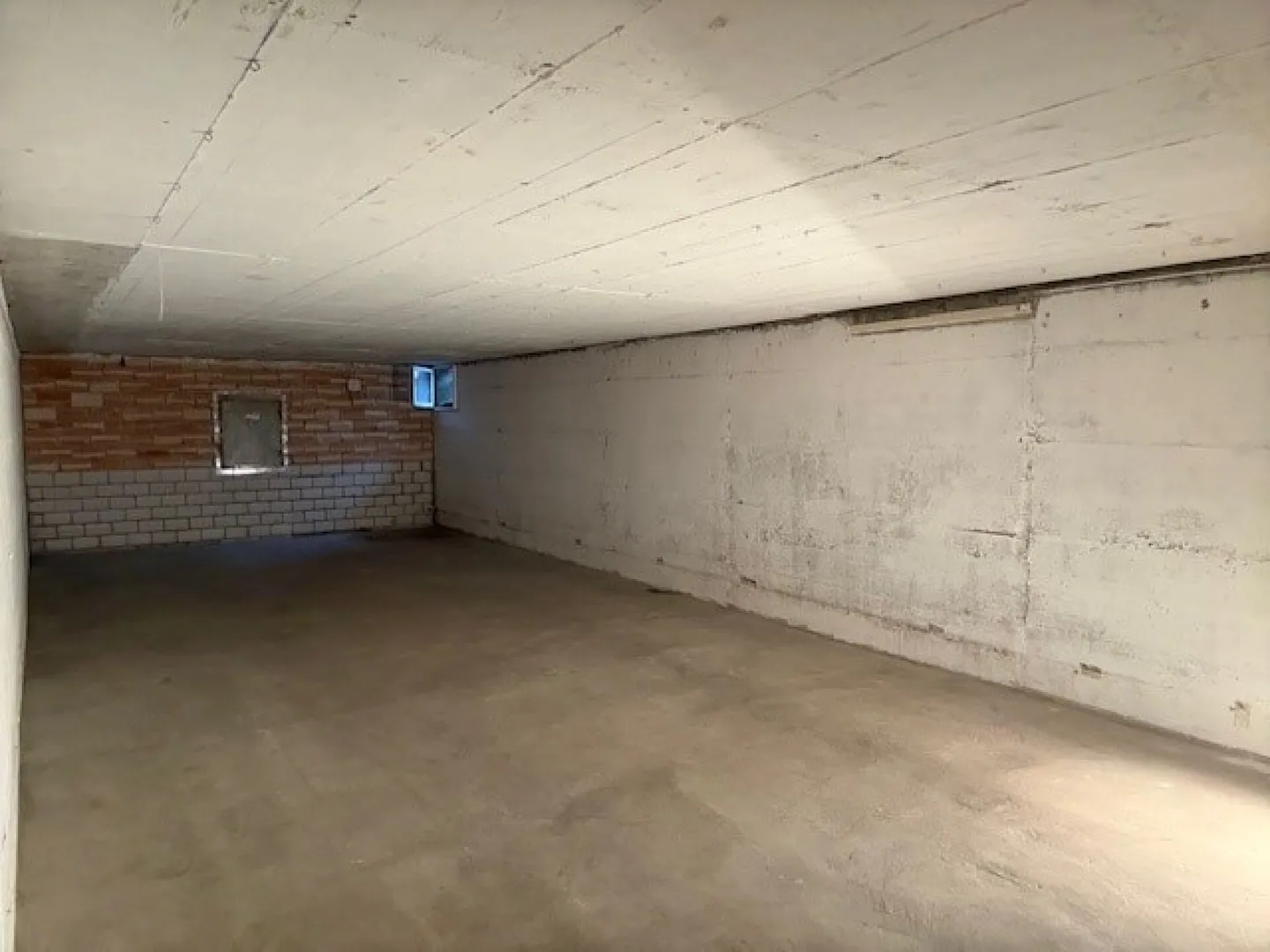 Spacious storage room/cellar with three rooms - Photo 2 of 5