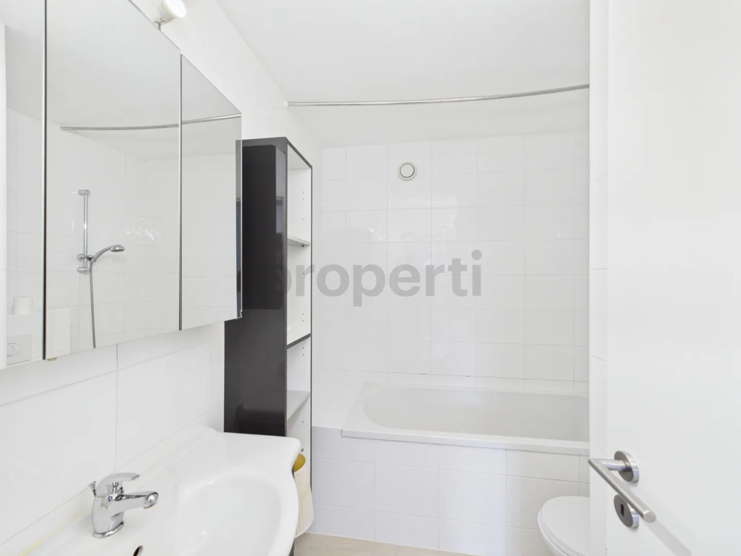 Spacious and bright 4.5-room apartment in Herzogenbuchsee, BE - Photo 5 of 7