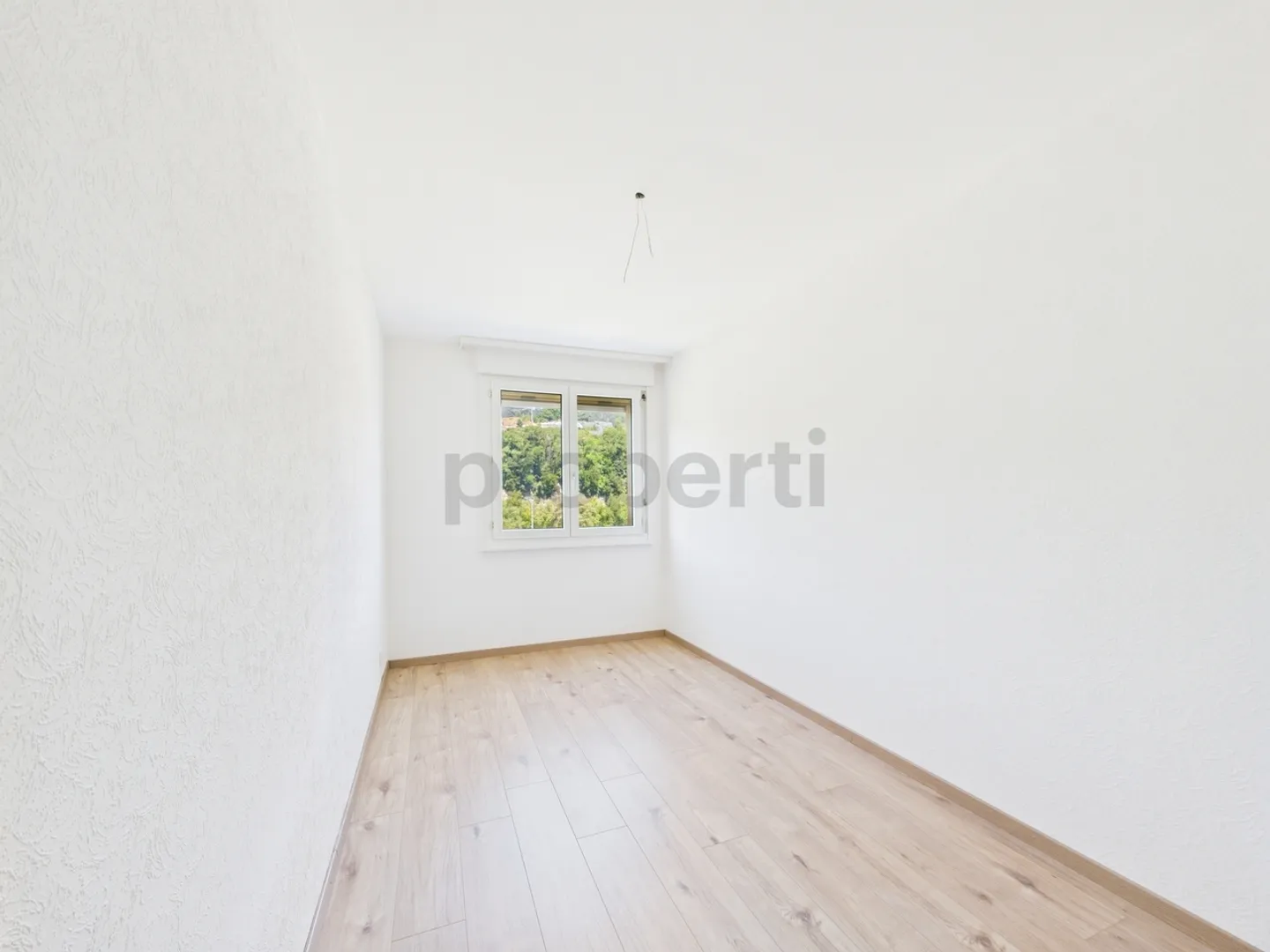 3,5 Zimmer vollständig renoviert mit Garage, Balkon und Kamin - Foto 9 von 10