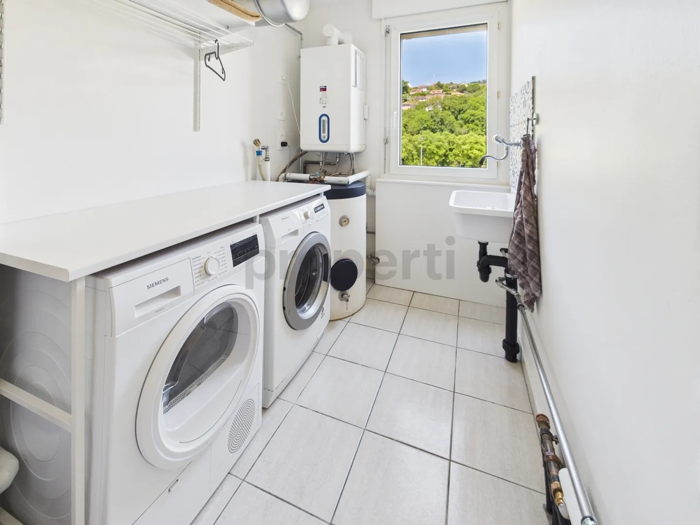 3,5 Zimmer vollständig renoviert mit Garage, Balkon und Kamin - Foto 5 von 10