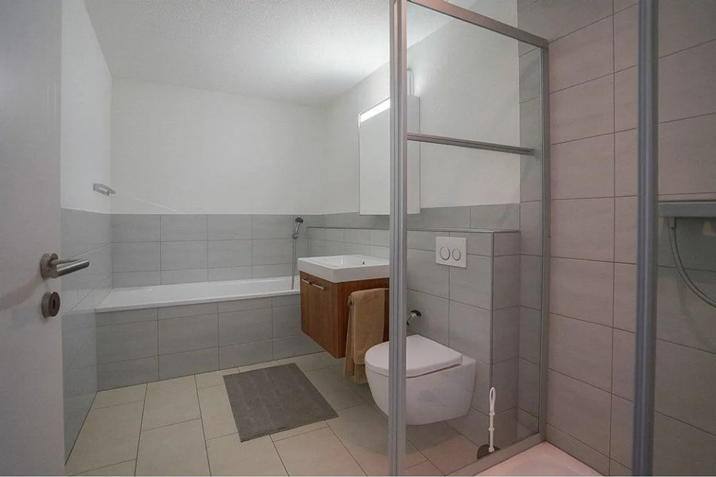 Condominio elegante e piccolo in una posizione centrale - affittato - Foto 3 di 9