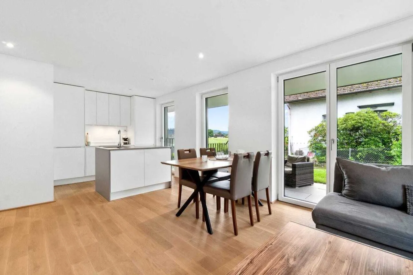 Incantevole maisonette di 4,5 stanze con giardino privato - Foto 4 di 13