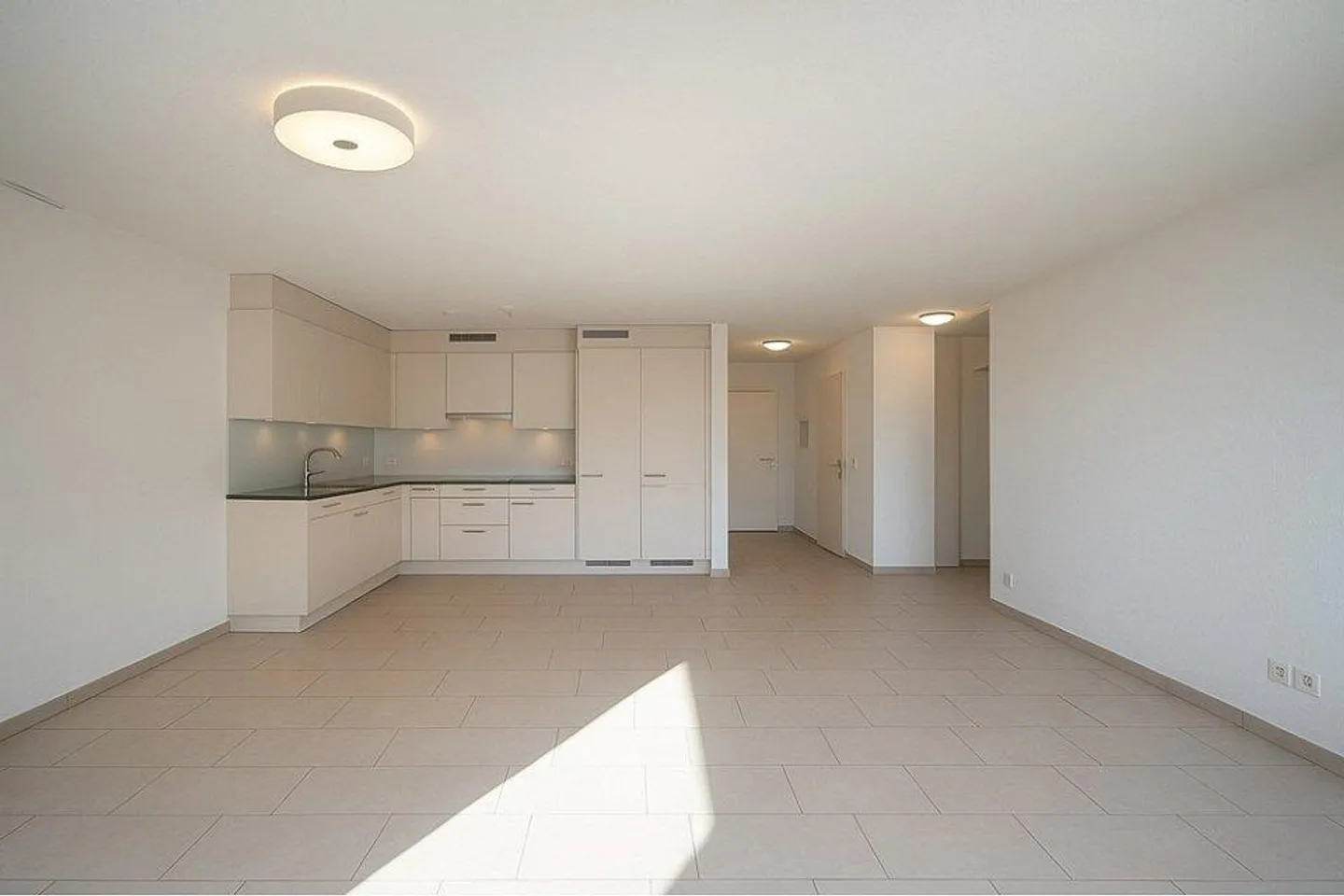 Condominio elegante e piccolo in una posizione centrale - affittato - Foto 7 di 9