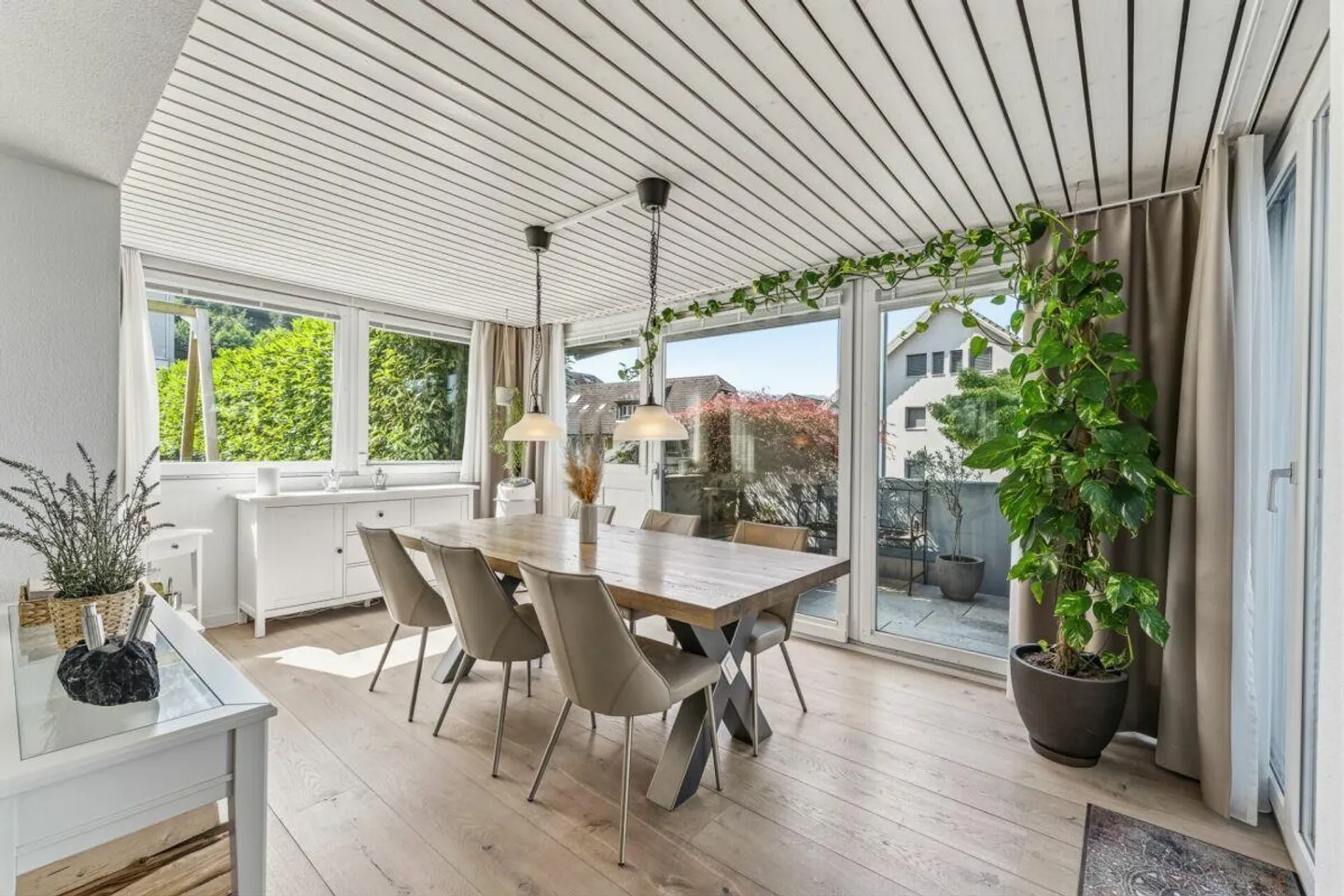 Appartement moderne et bien entretenu de 4,5 pièces avec grande terrasse ensoleillée - Photo 7 sur 12