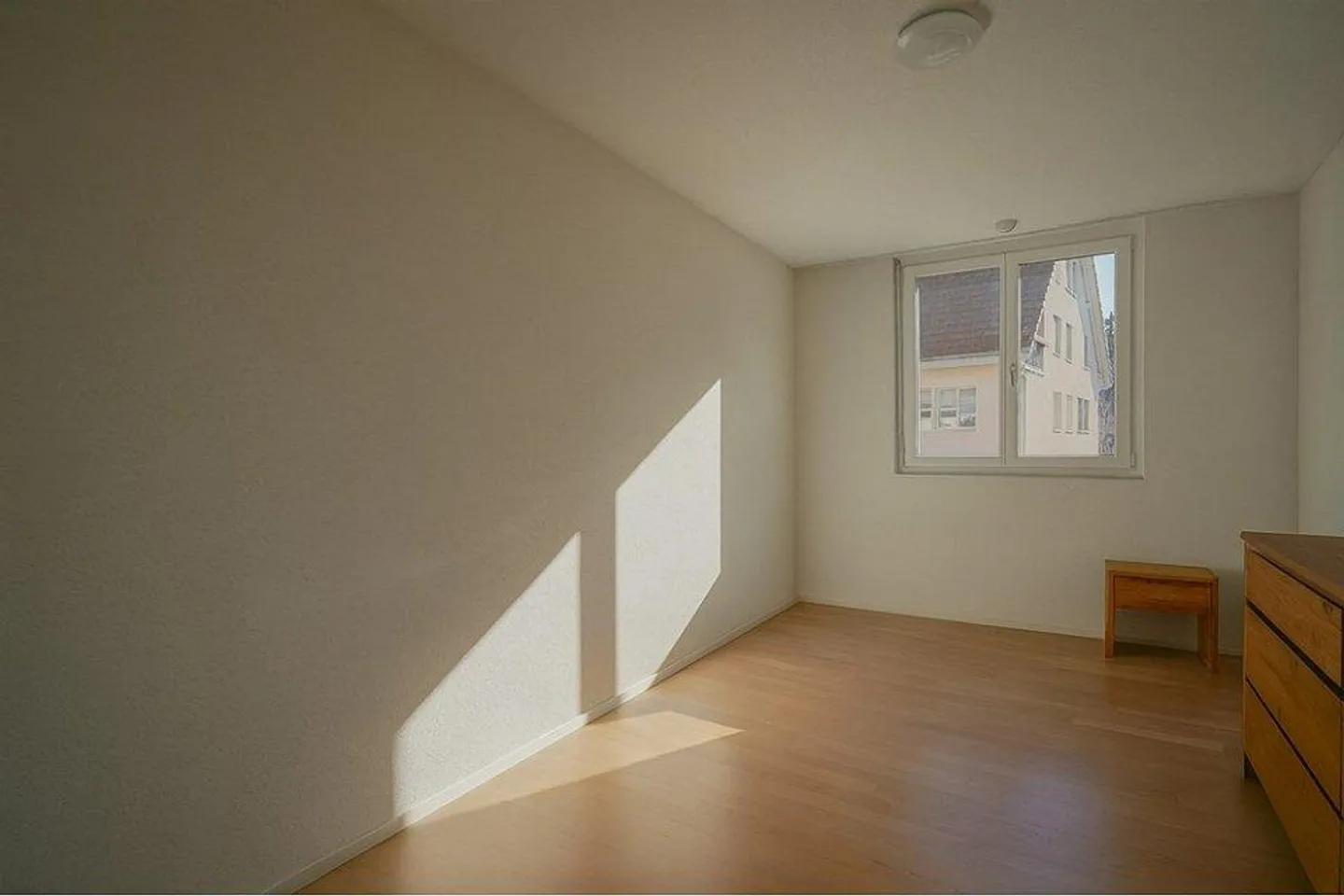 Condominio elegante e piccolo in una posizione centrale - affittato - Foto 8 di 9