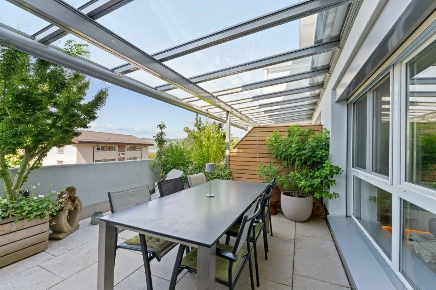 Appartement moderne et bien entretenu de 4,5 pièces avec grande terrasse ensoleillée - Photo 11 sur 12