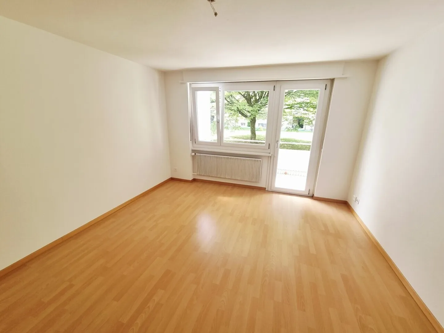 Helle 3.5-Zimmerwohnung und großem Balkon im EG - Photo 3 of 5