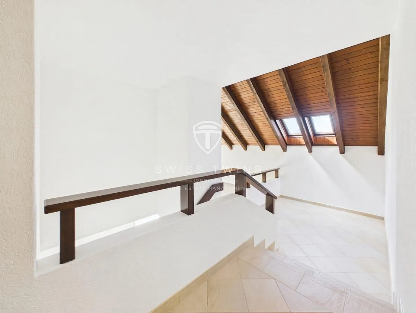 Appartement de 6,5 pièces avec terrasse de 180 m² à Stallikon - Photo 3 sur 13