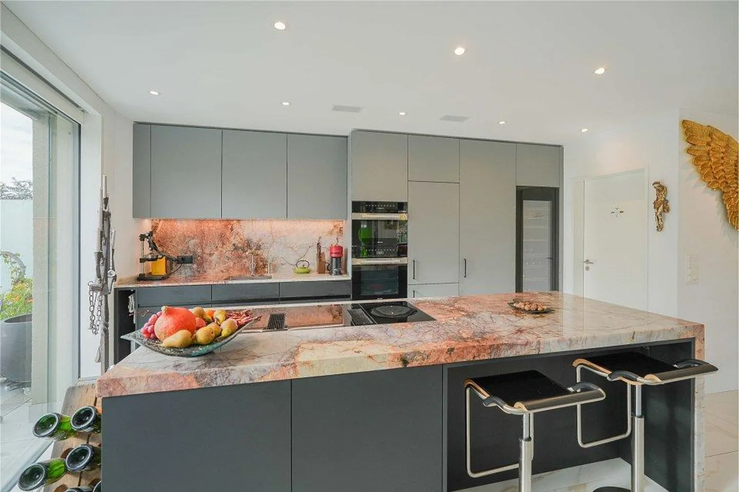 Living enjoyment of the extra class: Stylish 3.5-room penthouse apartment with a wonderful view - Photo 3 of 13