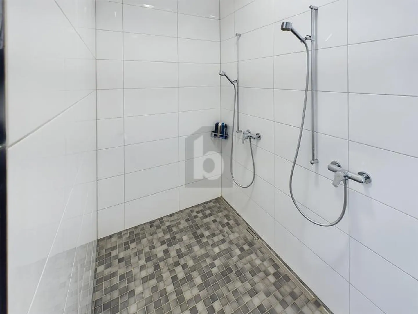 MODERNO E LUMINOSO - Foto 4 di 6