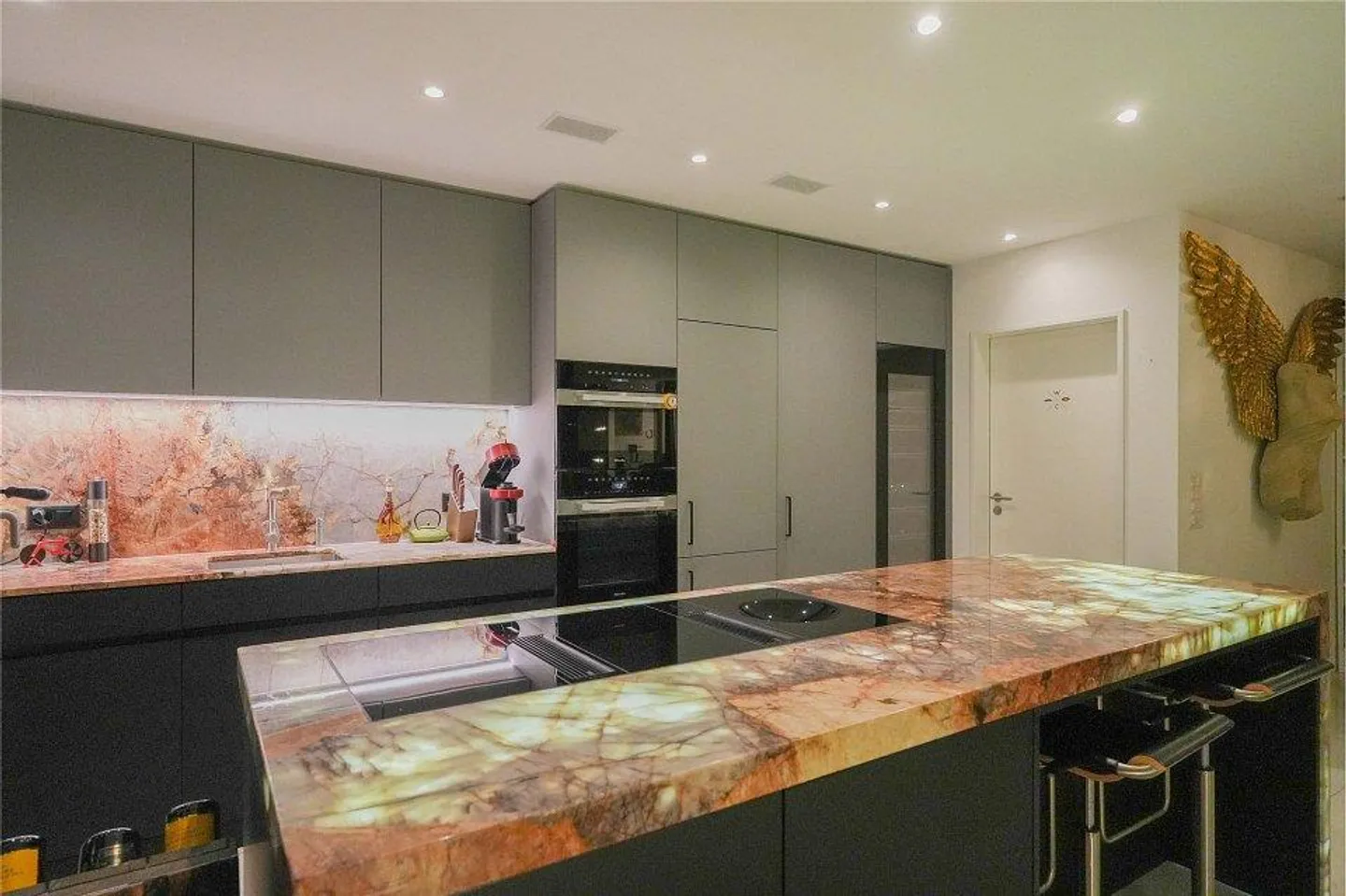 Living enjoyment of the extra class: Stylish 3.5-room penthouse apartment with a wonderful view - Photo 9 of 13