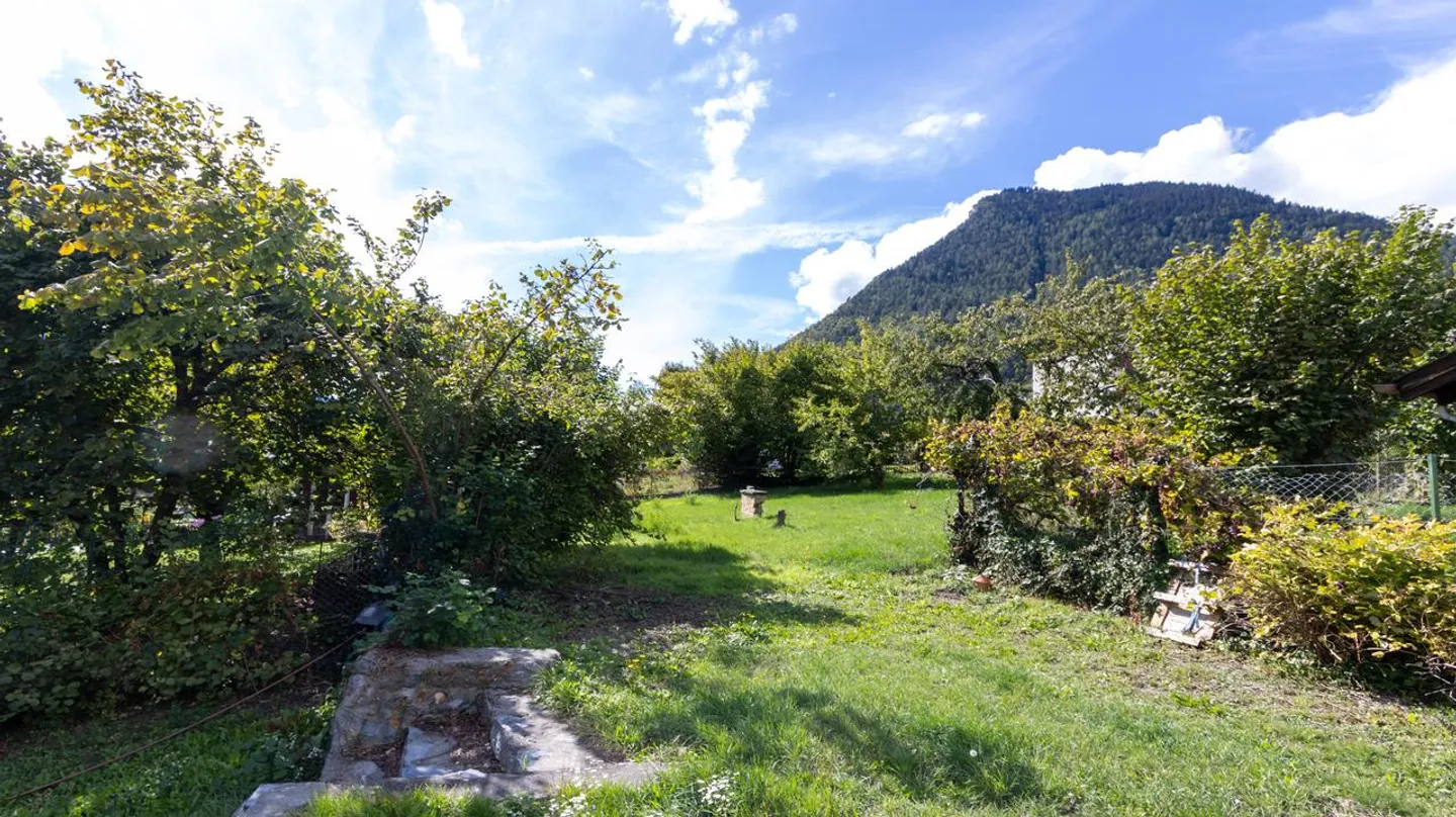 IN VENDITA CASA CON CARATTERE 5.5 STANZE A CHAMOSON - Foto 10 di 13