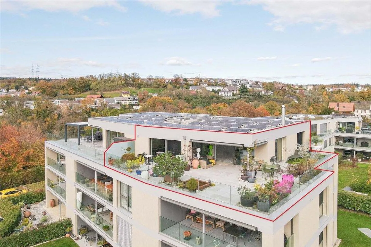 Living enjoyment of the extra class: Stylish 3.5-room penthouse apartment with a wonderful view - Photo 2 of 13