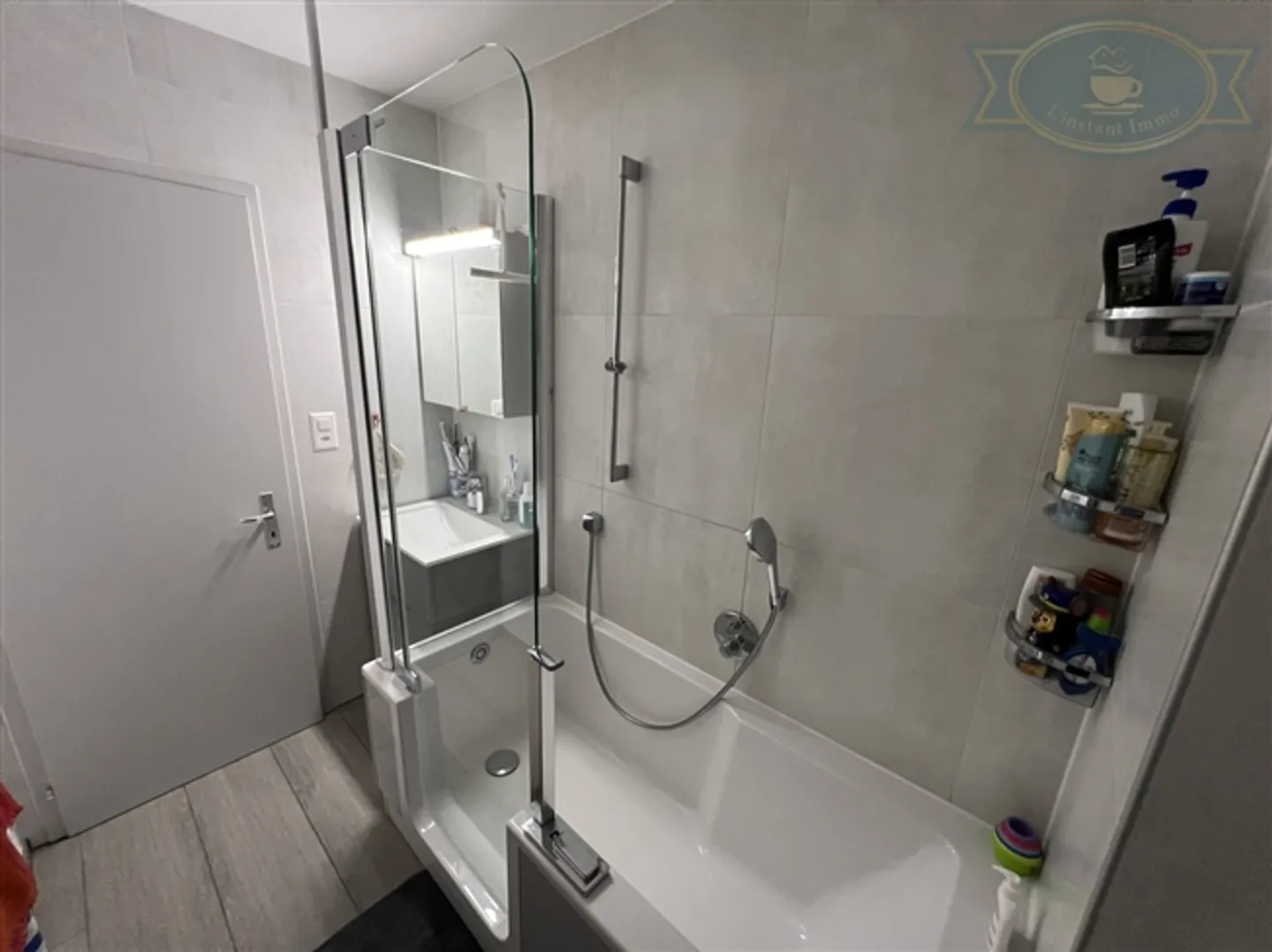 Renovated village house in a quiet location in Châtillon - Photo 9 of 11