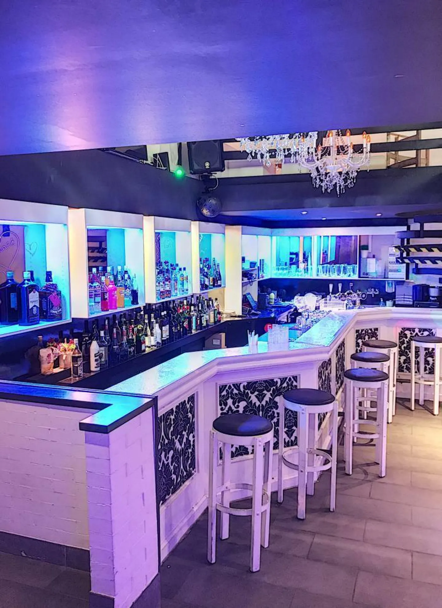 Bar / nightclub "Le Nautilus" - Photo 1 of 7