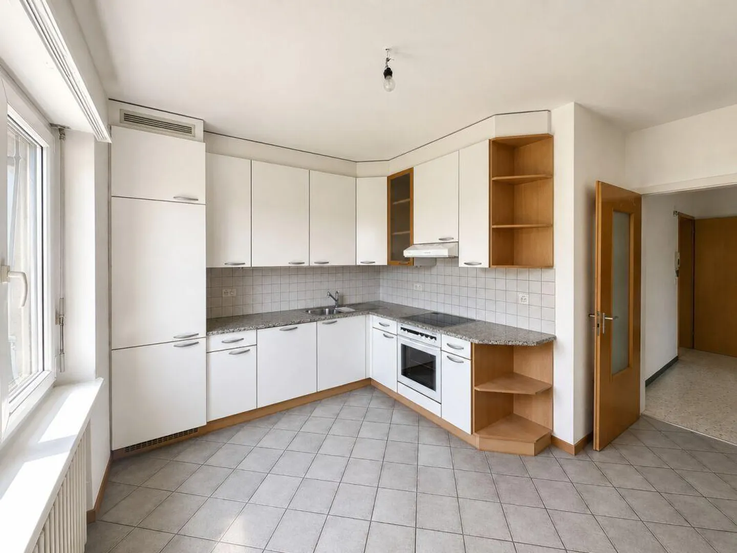 Zu vermieten in Novazzano 3,5-Zimmer-Wohnung in einem Zweifamilienhaus mit großer Terrasse und direktem Zugang zum Garten - Foto 6 von 12