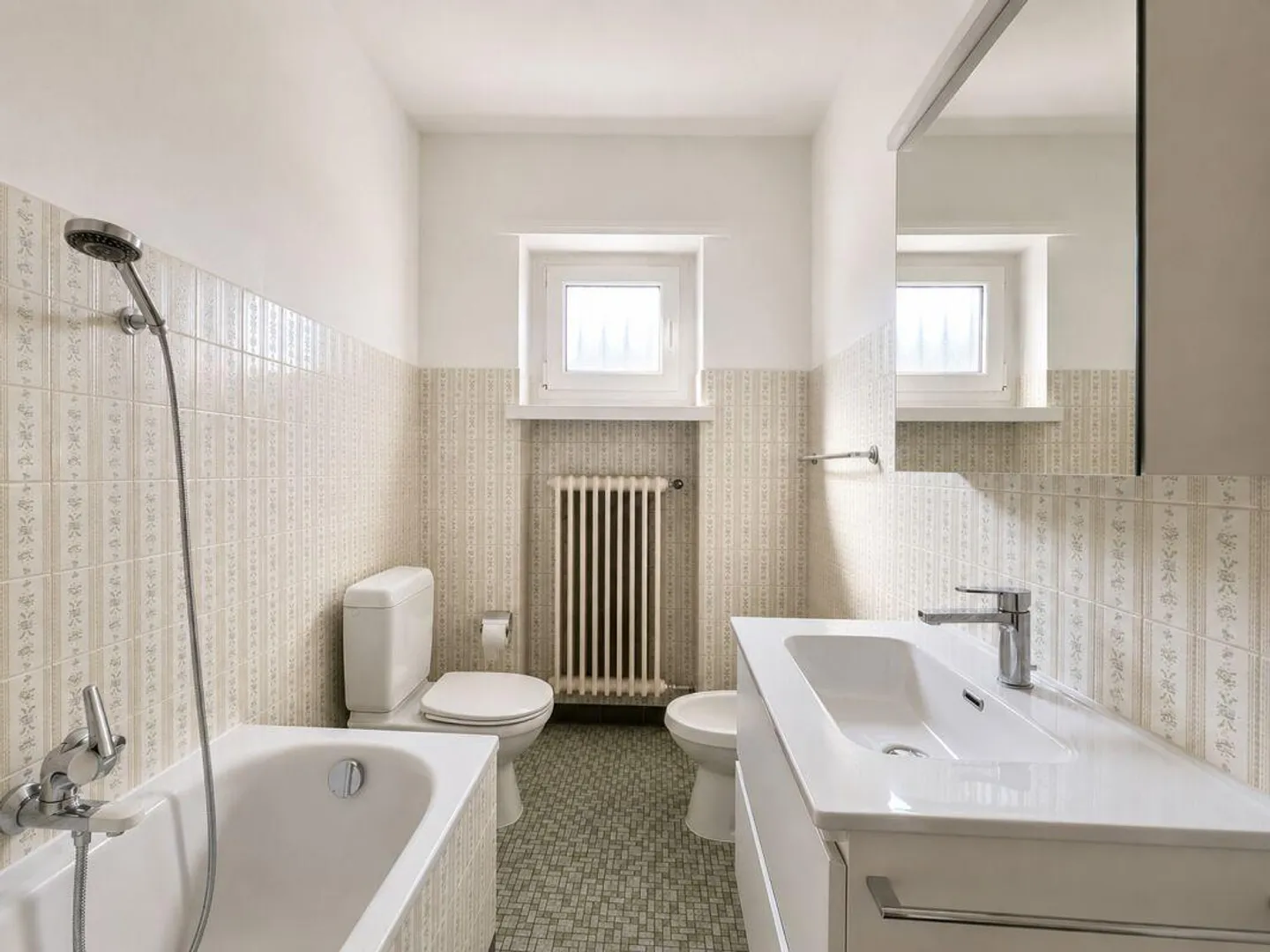 Zu vermieten in Novazzano 3,5-Zimmer-Wohnung in einem Zweifamilienhaus mit großer Terrasse und direktem Zugang zum Garten - Foto 10 von 12