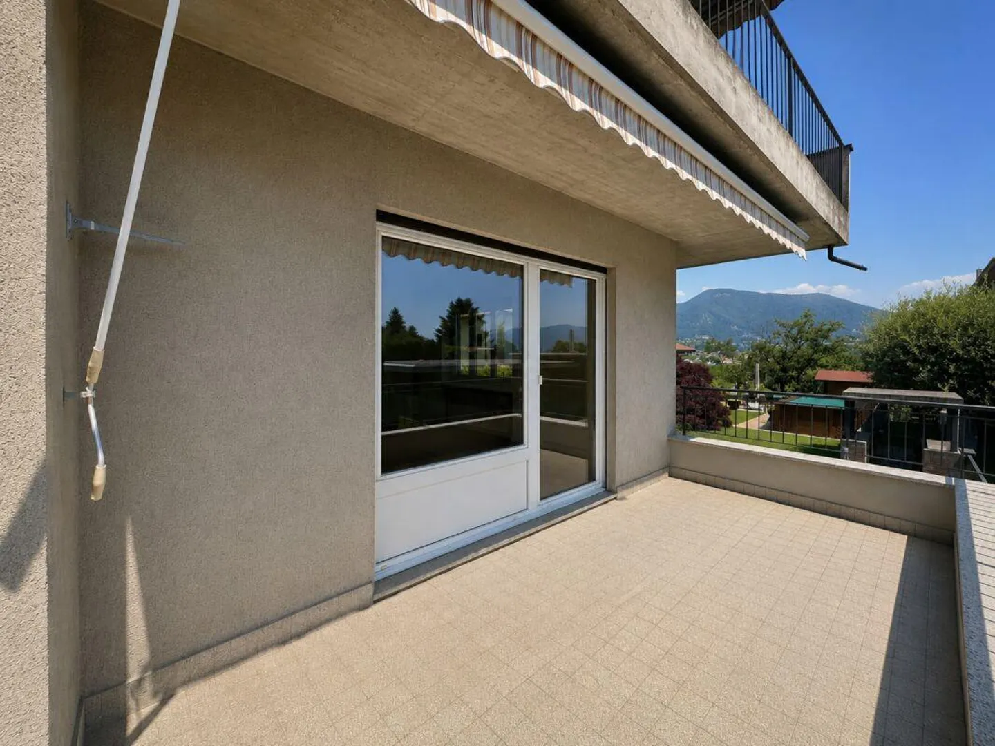 Zu vermieten in Novazzano 3,5-Zimmer-Wohnung in einem Zweifamilienhaus mit großer Terrasse und direktem Zugang zum Garten - Foto 12 von 12