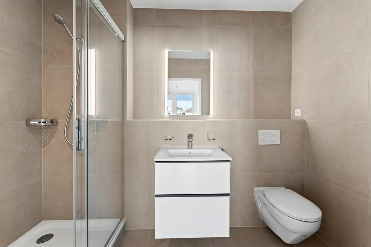 Exceptionnel : attique en duplex rénové de 236 m2 avec rooftop ! - Photo 5 sur 13