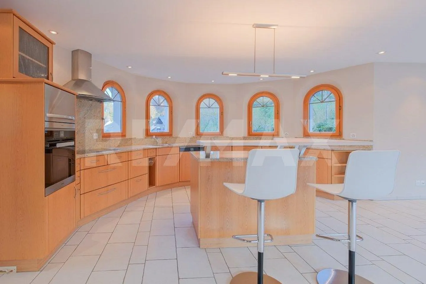 Maison imposante de 6,5 pièces avec de nombreux extras - près du bord de la forêt et R... - Photo 5 sur 13