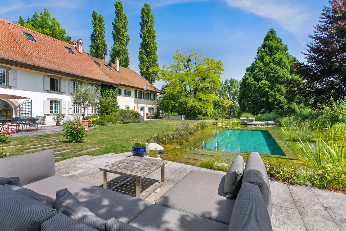 Splendida fattoria equestre con ampio giardino e piscina - Foto 1 di 16