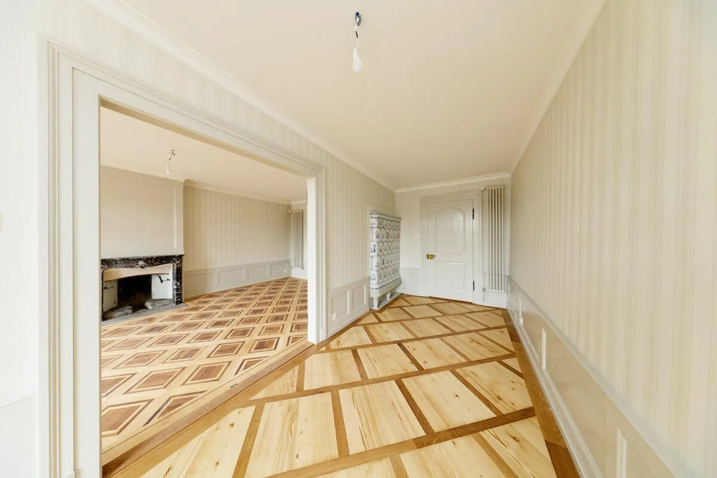 Ristrutturato di recente. Affascinante e storico. Moderno nella vita quotidiana. - Foto 3 di 13