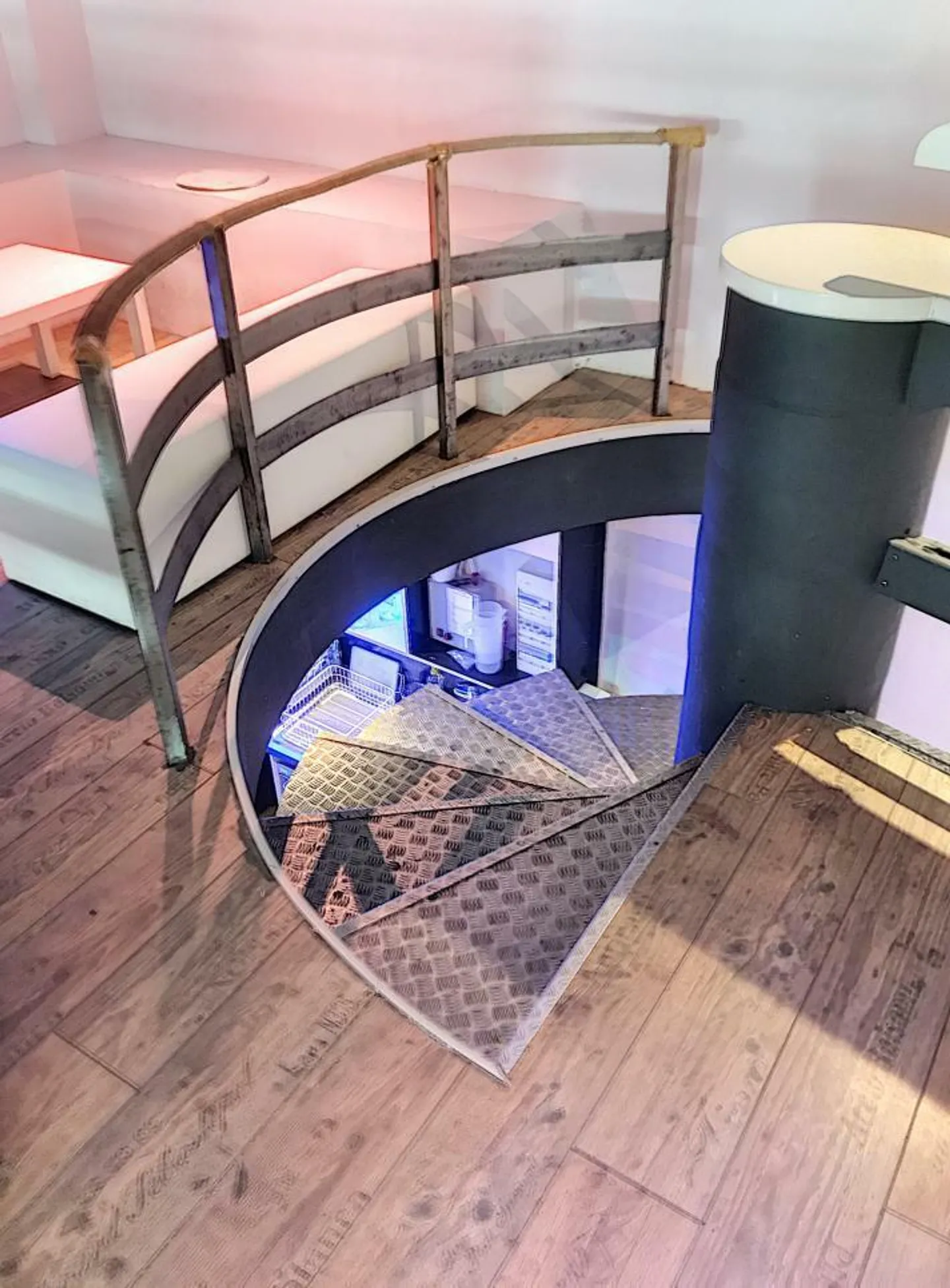 Bar / nightclub "Le Nautilus" - Photo 3 of 7