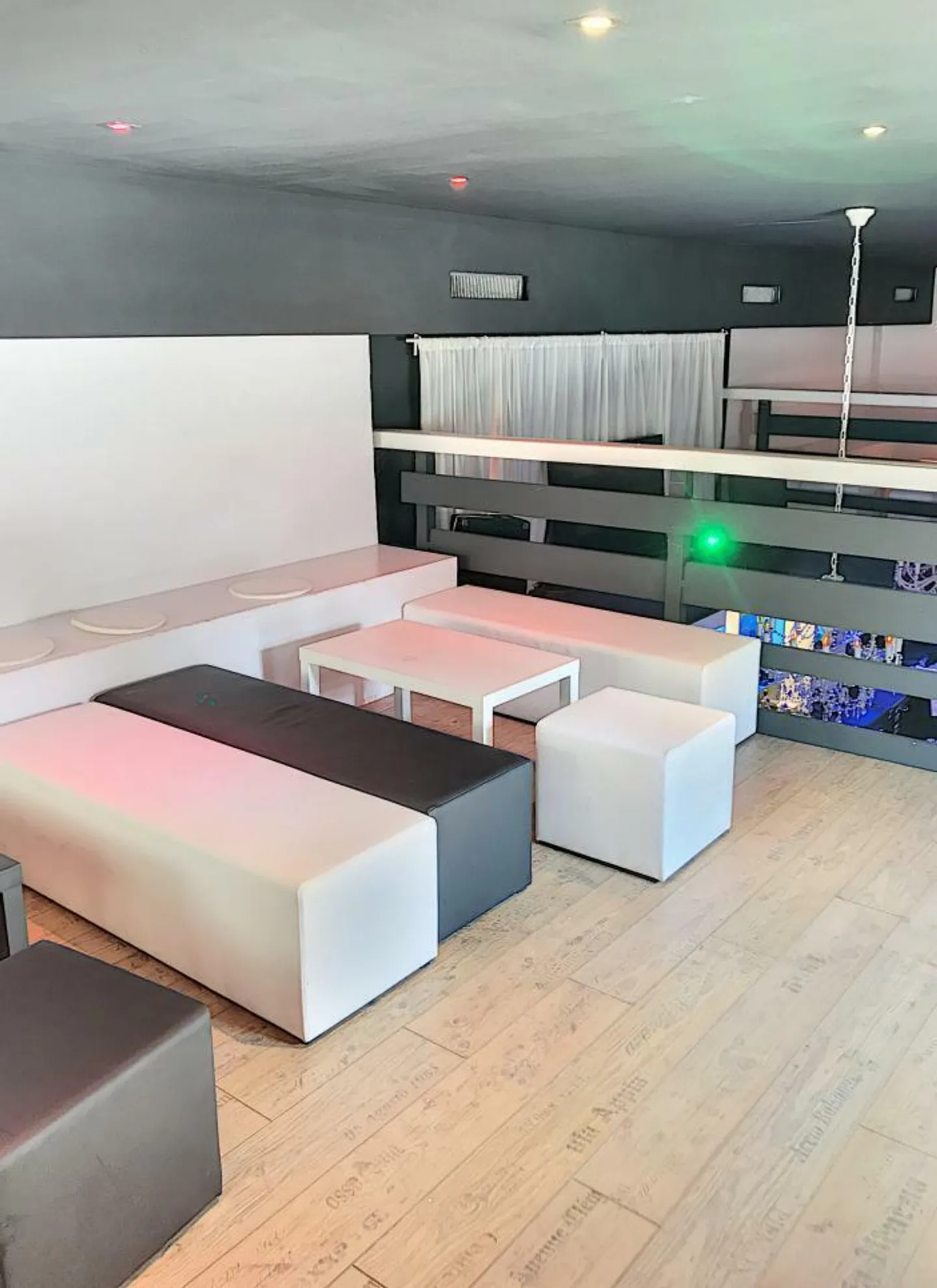 Bar / nightclub "Le Nautilus" - Photo 4 of 7