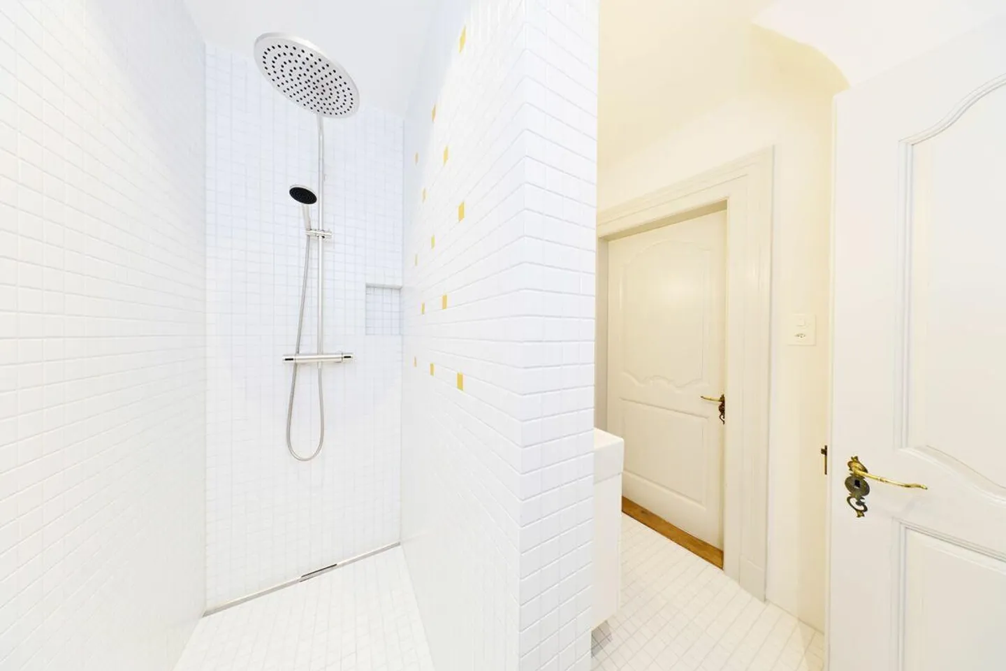 Ristrutturato di recente. Affascinante e storico. Moderno nella vita quotidiana. - Foto 9 di 13