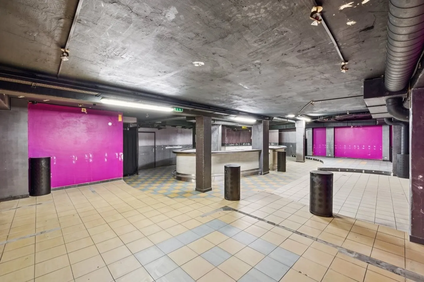 Bar/Disco zur Miete im Herzen von Sion - Foto 8 von 12