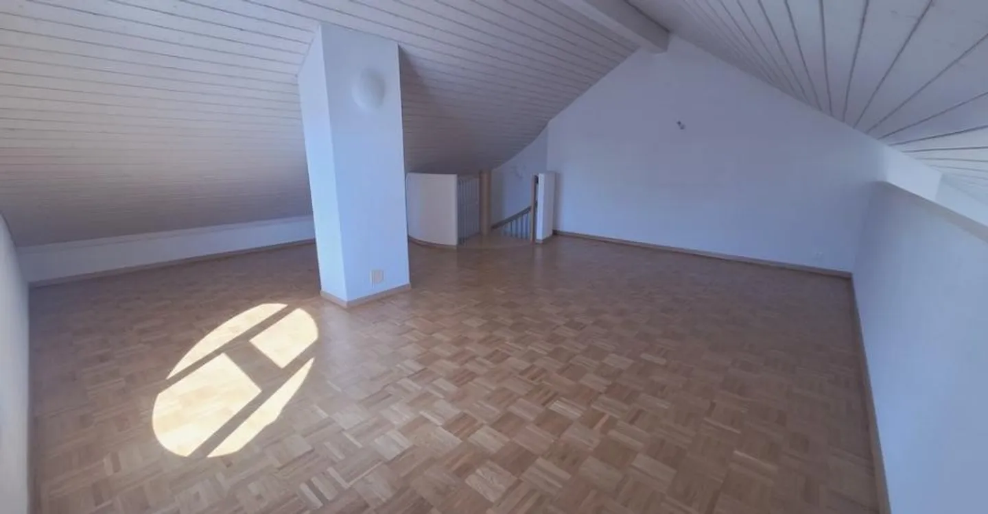Beautiful apartment just steps from the lake - Photo 6 of 9