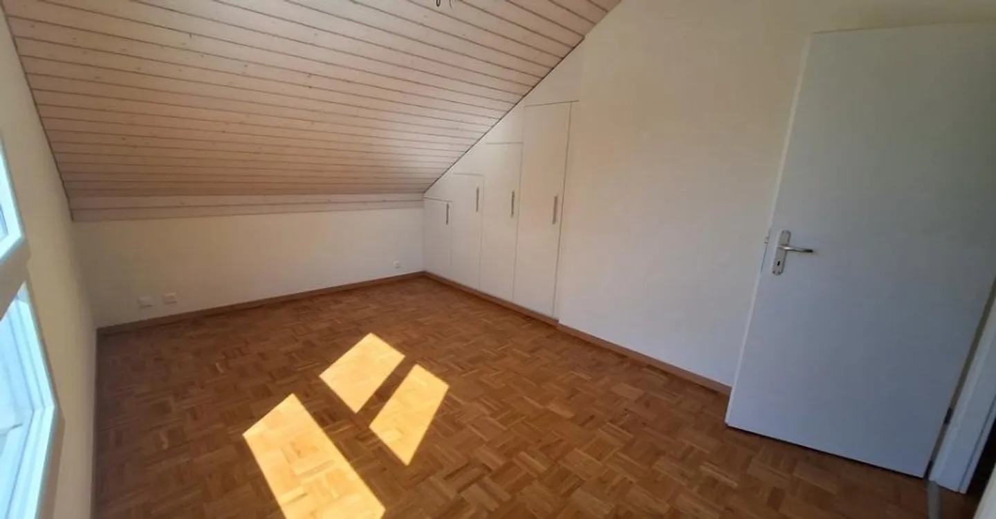 Beautiful apartment just steps from the lake - Photo 9 of 9