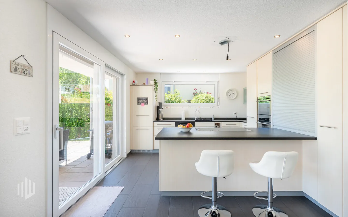 ImmoWyss - Family Dream with Garden, Pool and Plenty of Space to Live - Photo 4 of 10