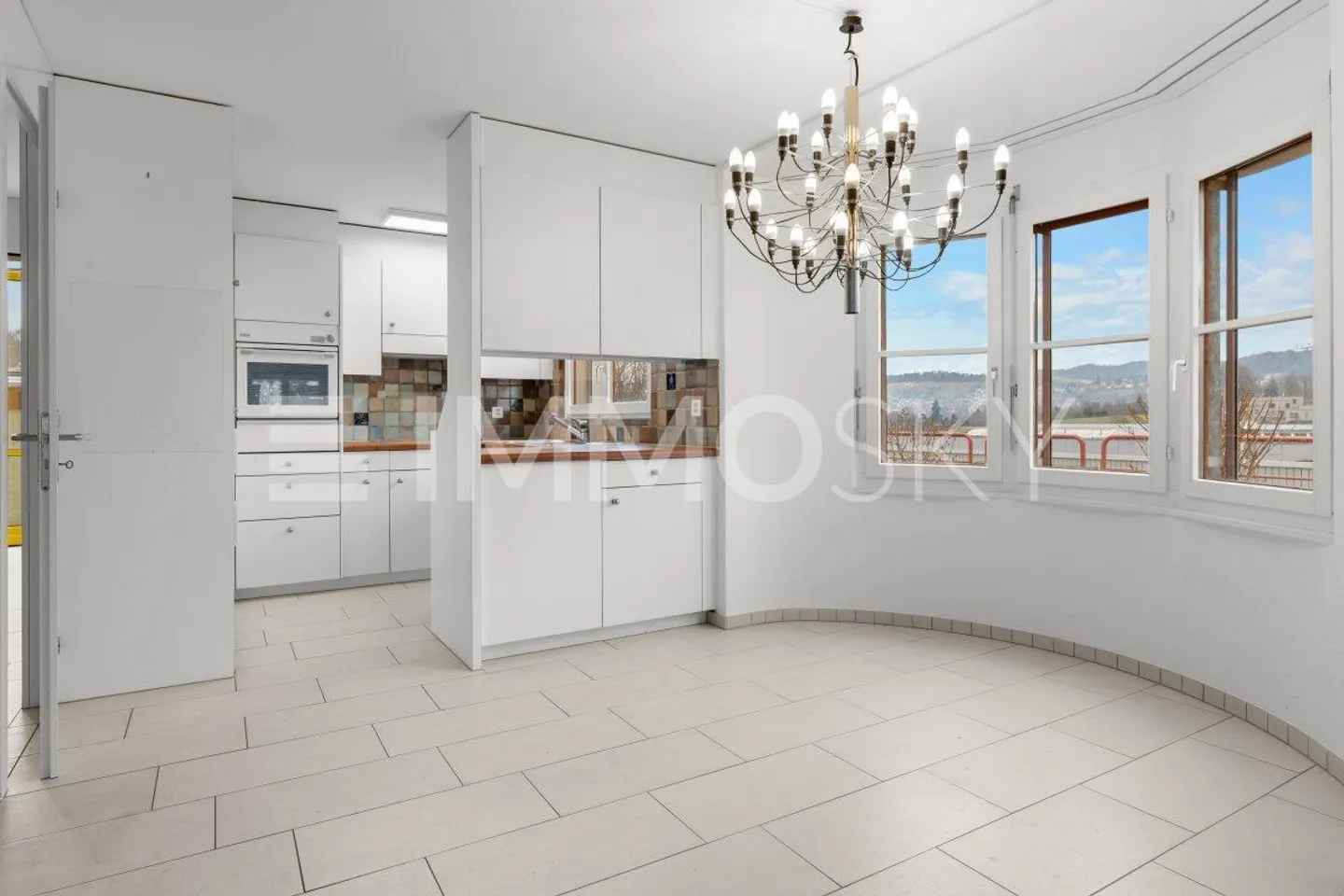 *RISERVATO* - Casa angolare adatta alle famiglie cerca nuova vita - Foto 2 di 5