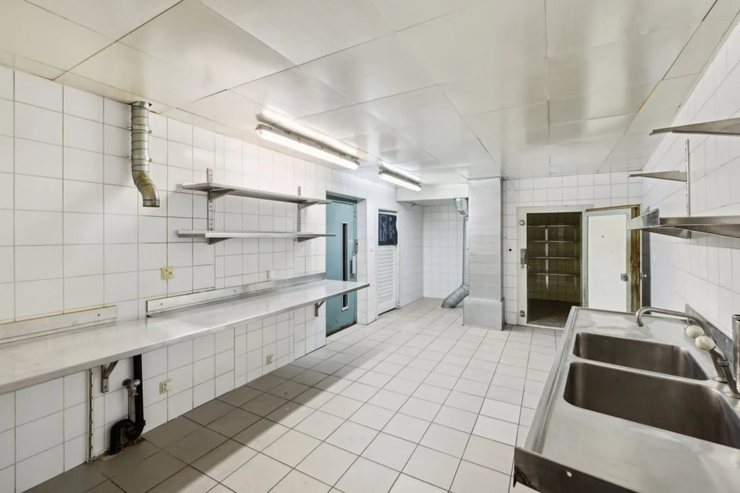 Bar/Disco zur Miete im Herzen von Sion - Foto 11 von 12