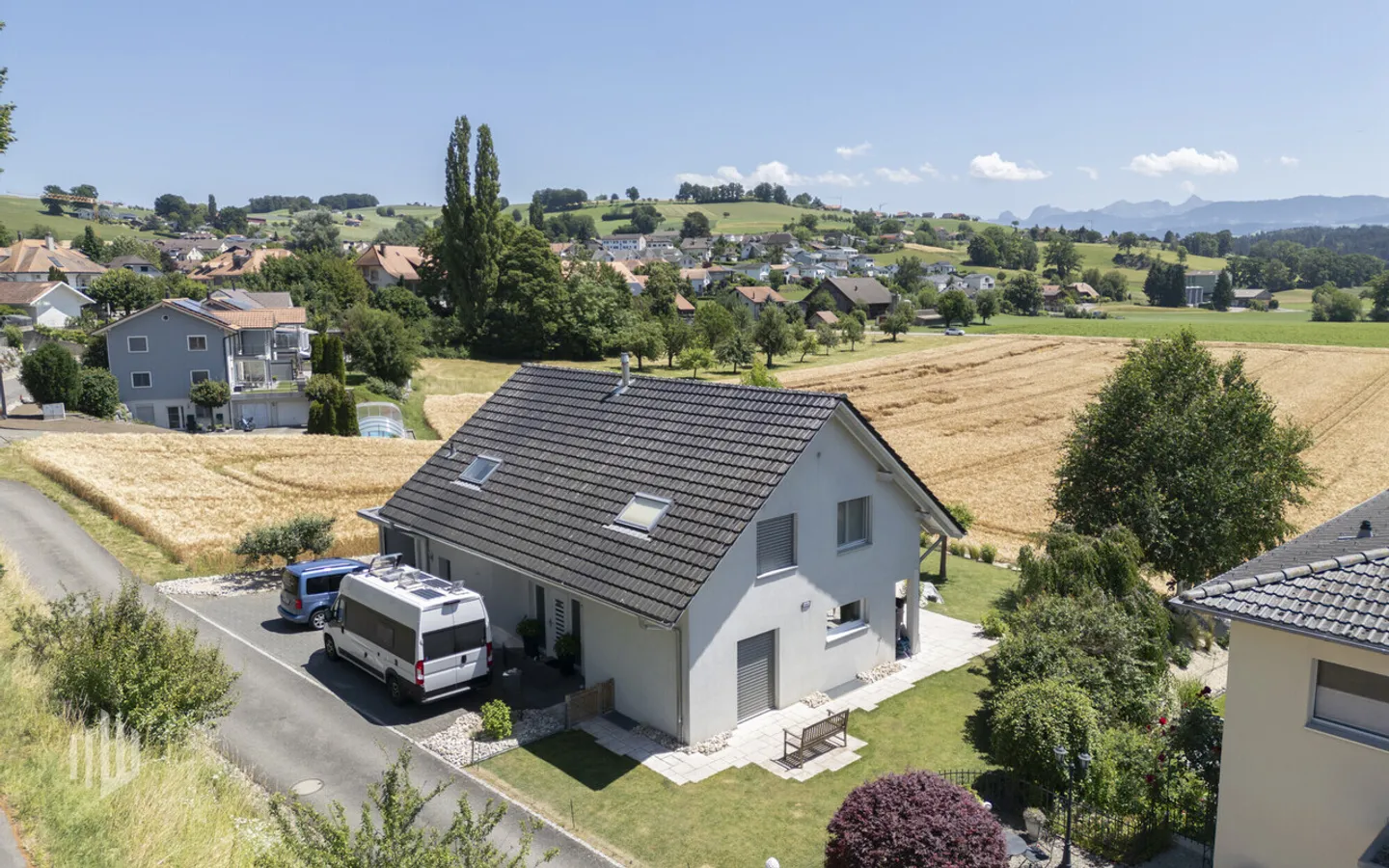 ImmoWyss - Family Dream with Garden, Pool and Plenty of Space to Live - Photo 9 of 10