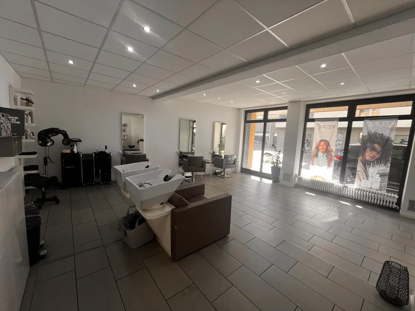 Spazio commerciale ristrutturato di 86 m² venduto nel cuore di Friburgo - Foto 2 di 6