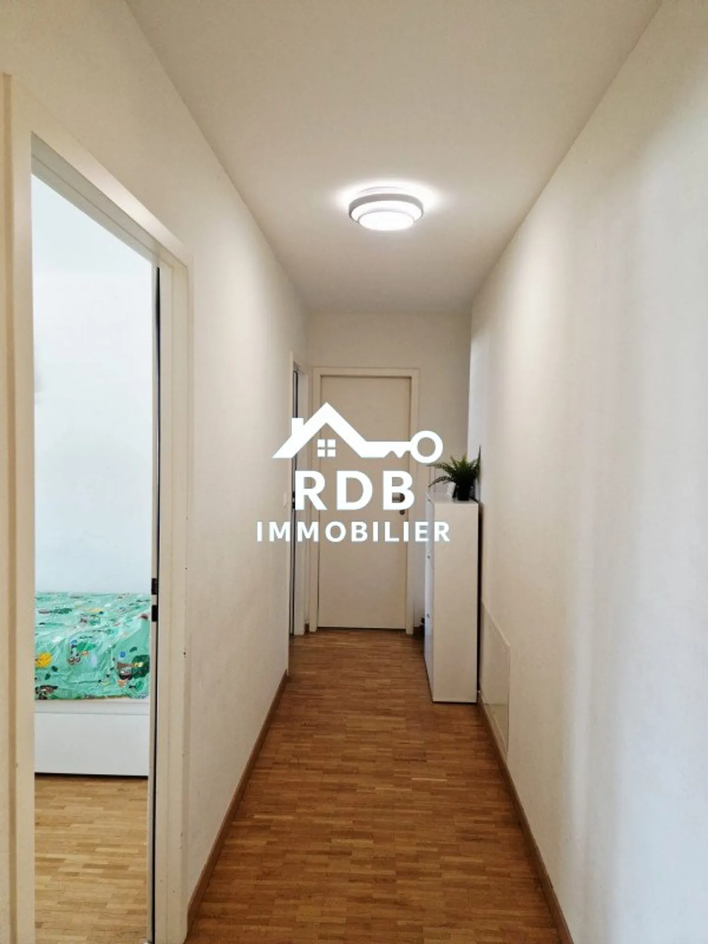 5-room apartment on the 1st floor located in Le Grand-Saconnex 1218 - Photo 5 of 10