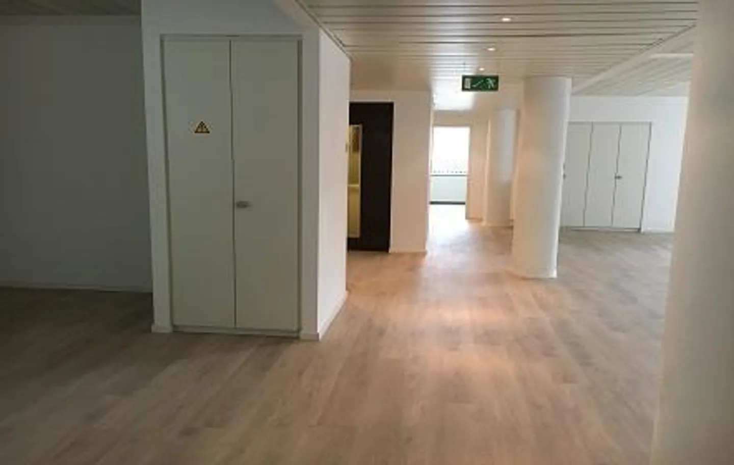 CHIASSO, PALAZZINA UFFICI A REDDITO - CHIASSO ZONA CORSO SAN GOTTARDO - Foto 10 di 22