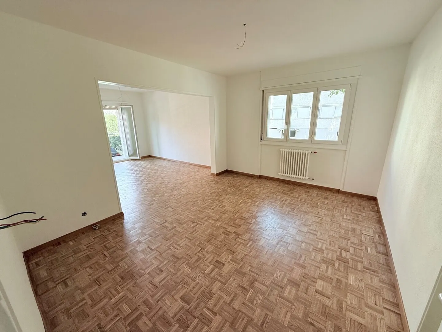 Appartement rénové avec balcon - Photo 2 sur 6