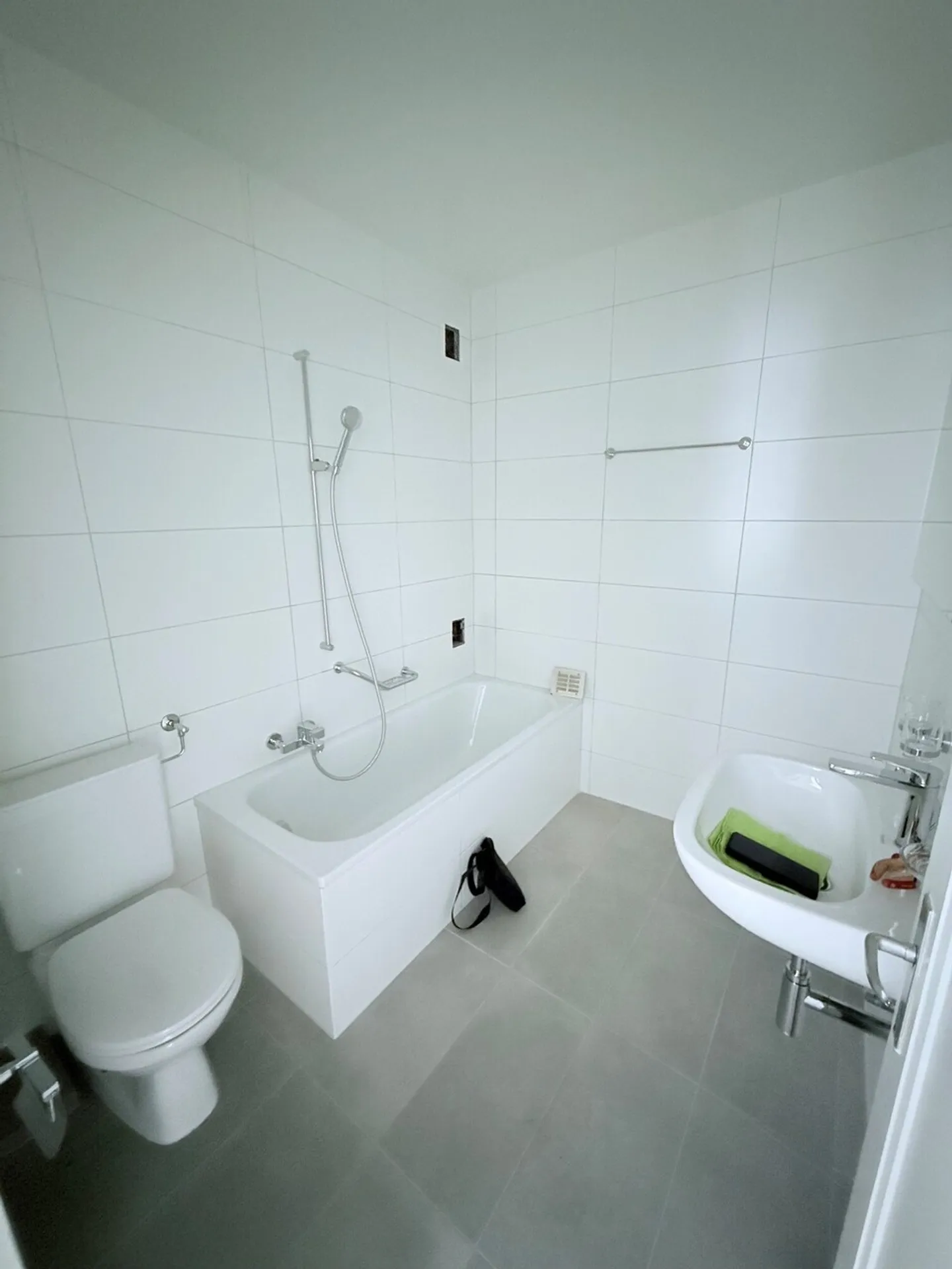 Appartement rénové avec balcon - Photo 6 sur 6