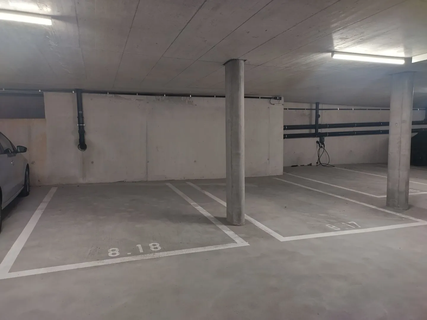 Posto auto in garage in un moderno edificio di nuova costruzione a Obfelden - Foto 4 di 6