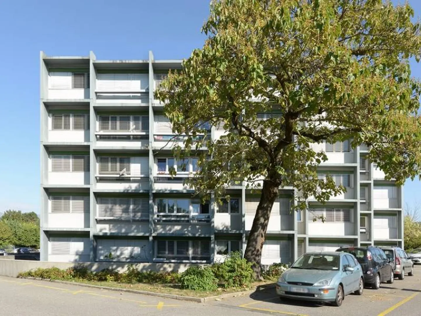 Außenparkplatz in Vernier - Foto 1 von 1